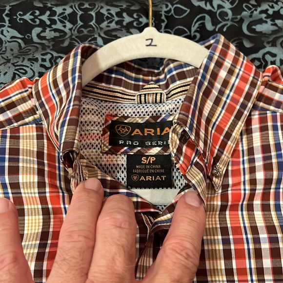 Ariat Pro Series Long Sleeve Button Down, very nice, size small - Picture 4 of 8